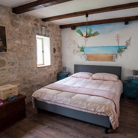 Guesthouse Nina Kaštel Novi Buitenkant foto