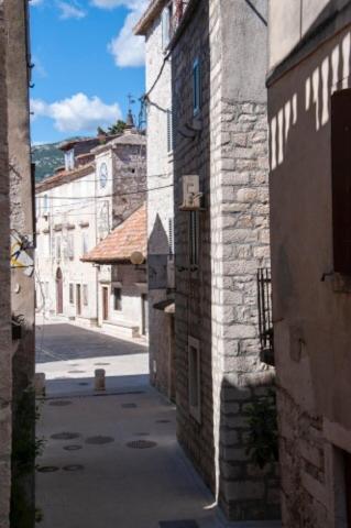 Guesthouse Nina Kaštel Novi Buitenkant foto