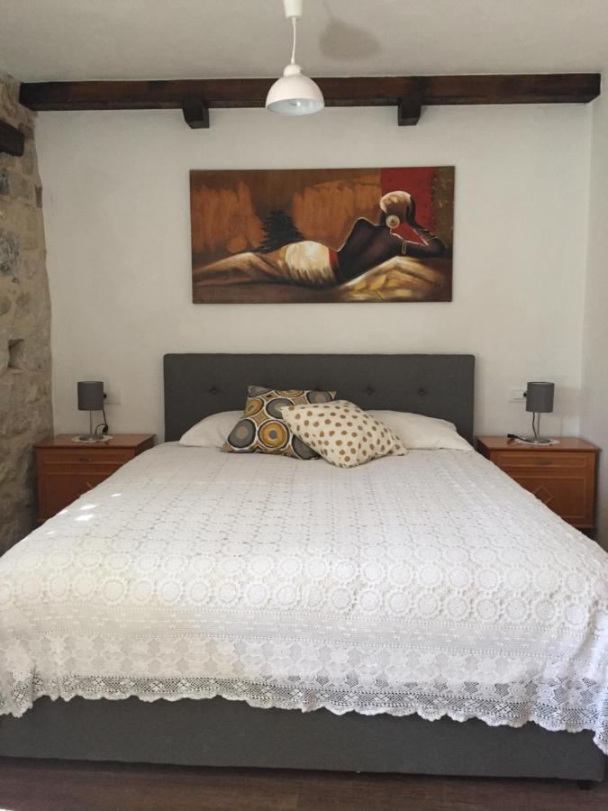 Guesthouse Nina Kaštel Novi Buitenkant foto