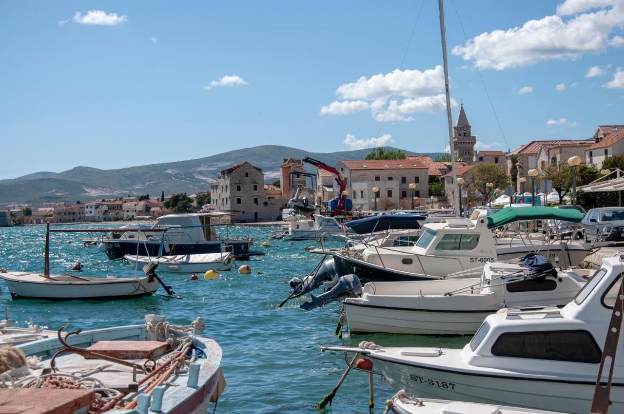 Guesthouse Nina Kaštel Novi Buitenkant foto