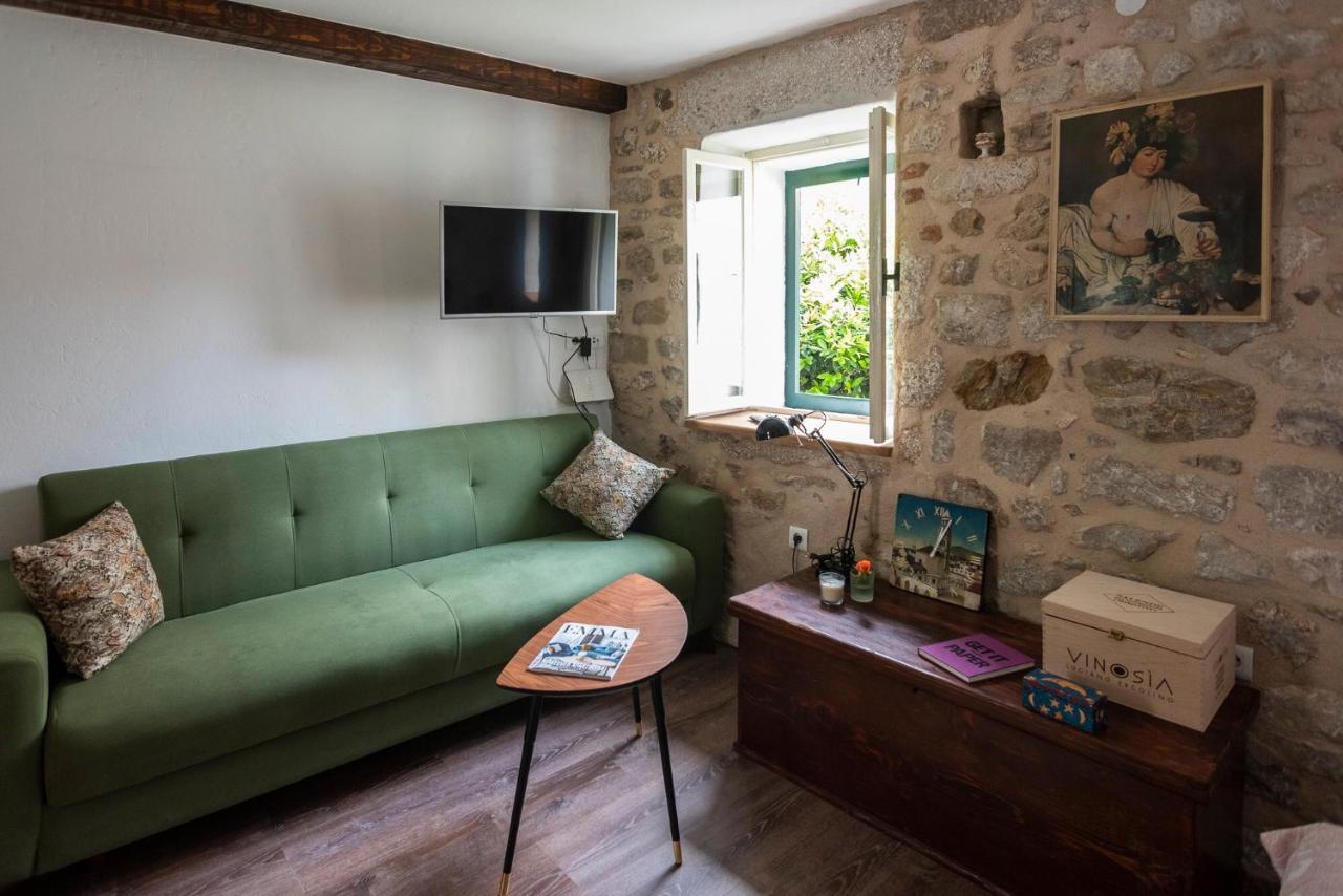 Guesthouse Nina Kaštel Novi Buitenkant foto