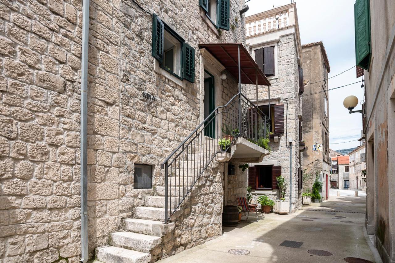 Guesthouse Nina Kaštel Novi Buitenkant foto