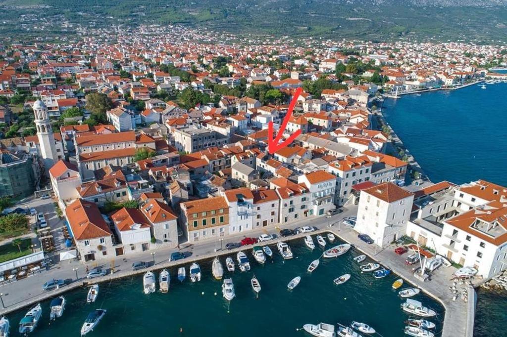 Guesthouse Nina Kaštel Novi Buitenkant foto
